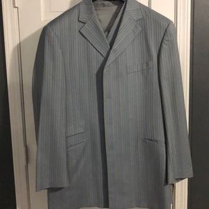 Jacket (48R), vest (48R), and pant (42)